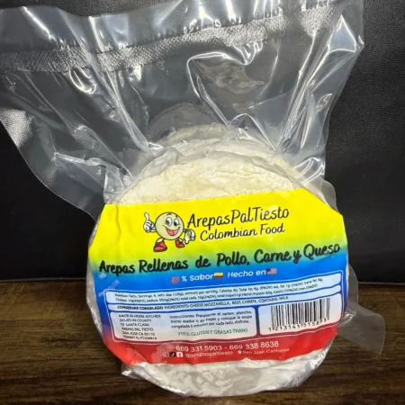 Arepas rellenas de carne, pollo  y queso